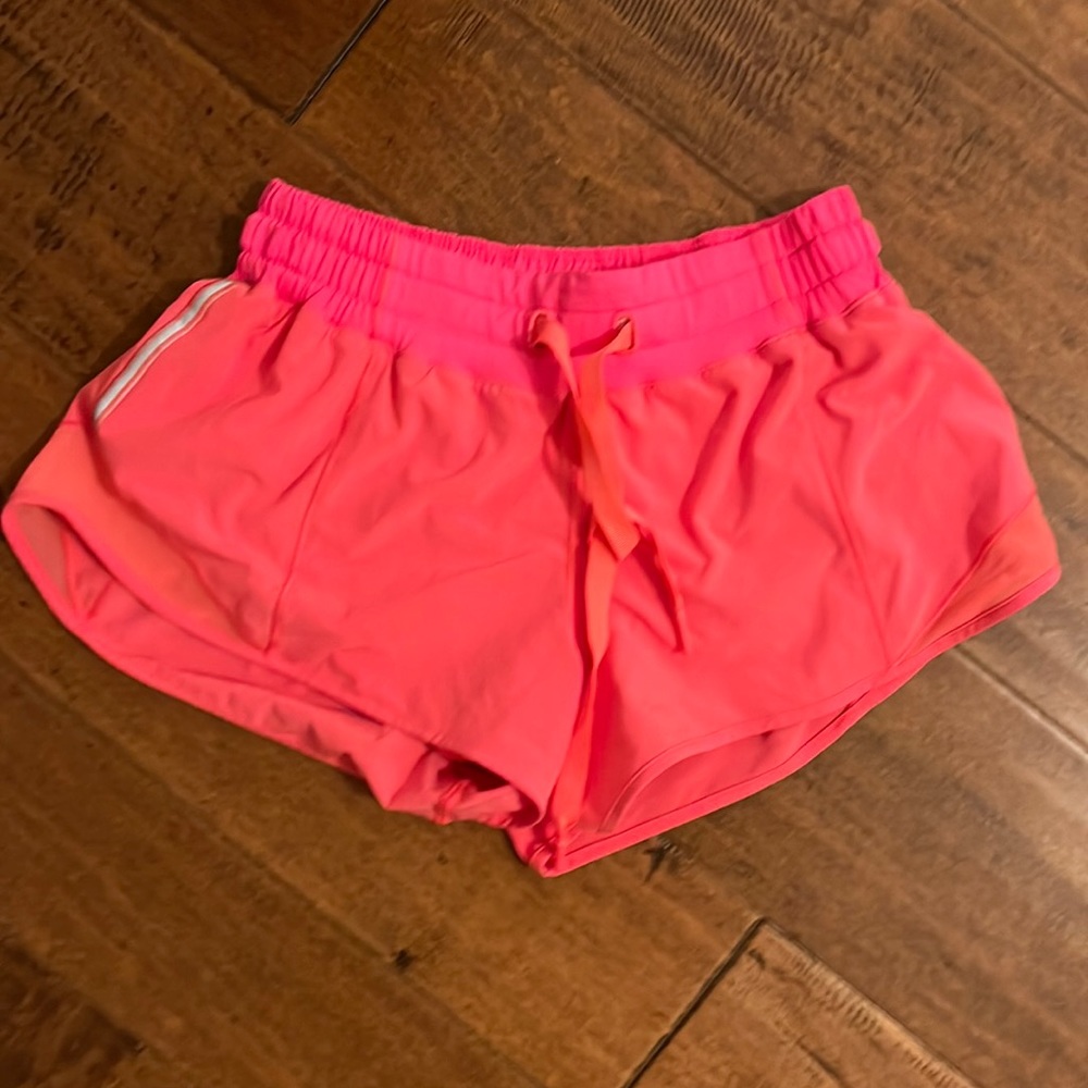 Lululemon Lipstick Pink shorty Hot Shorts